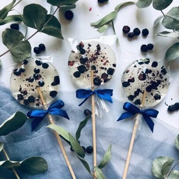 Melleņu karamele uz kociņa